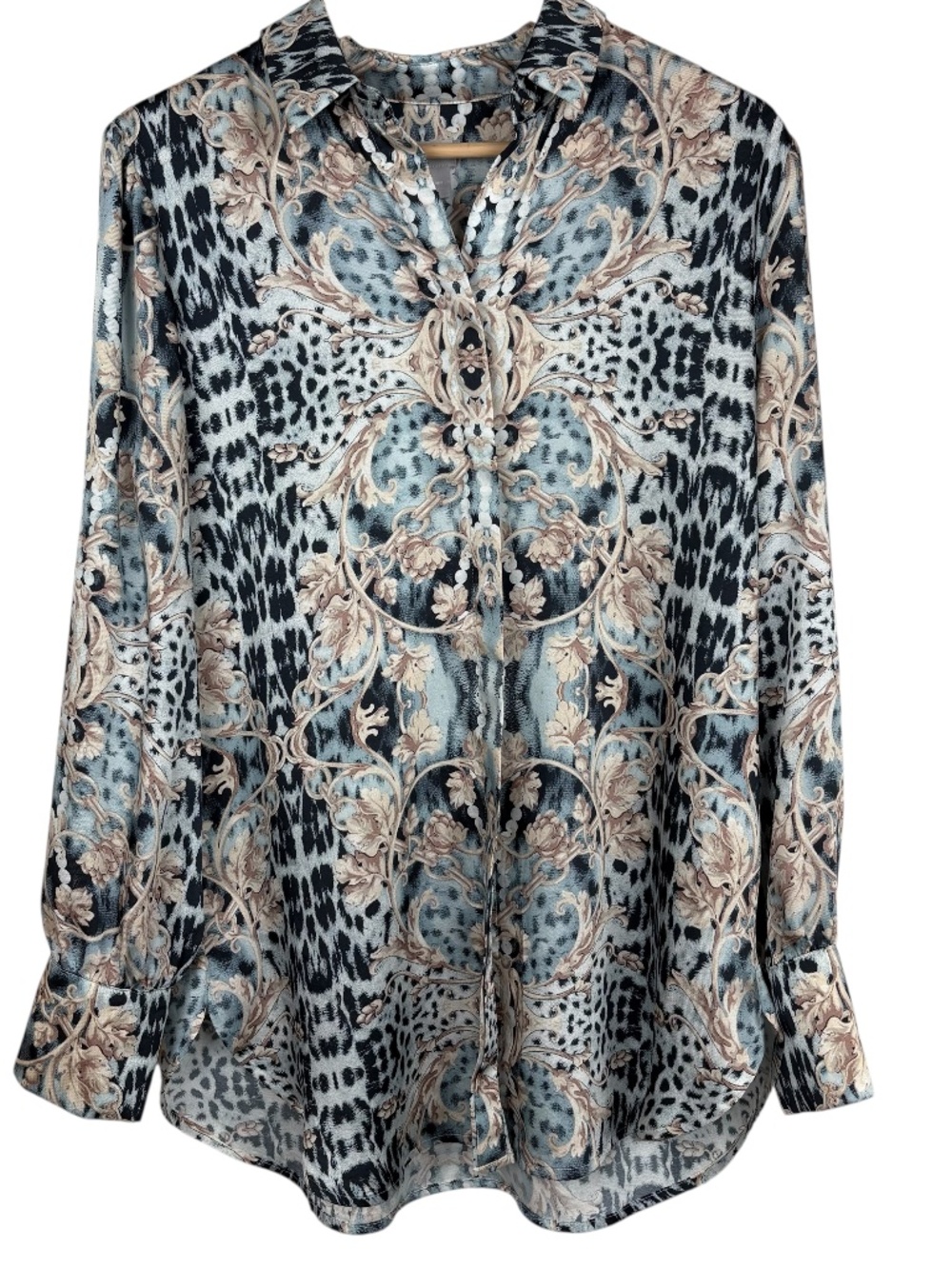 Chico’s Blue Baroque Scroll‎ Animal Print Silky Button Blouse Size 1 (8/10)
